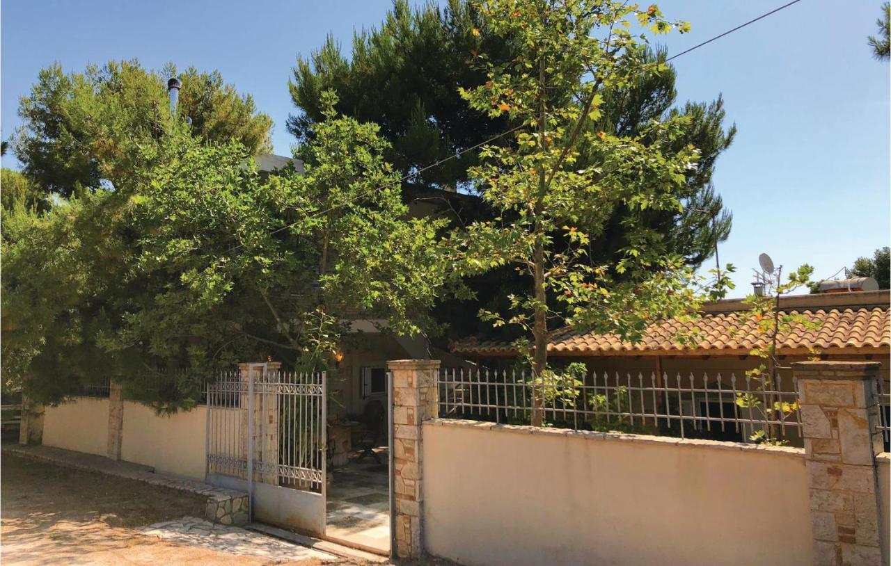 Amazing Home In Artemida With Kitchen Exterior foto
